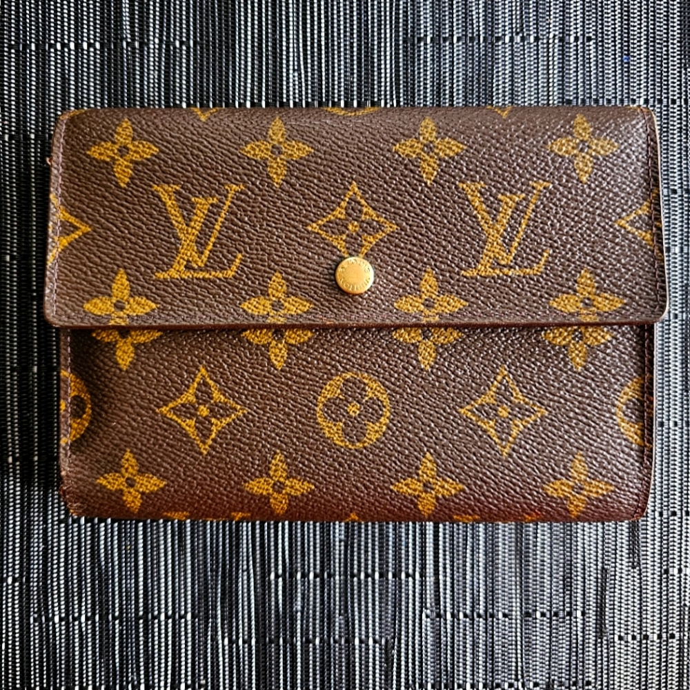 Louis Vuitton Monogram Trifold Wallet 12/99